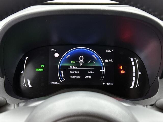 Toyota YARIS 1.5 Hybrid 115 Dynamic Comfort Pack | BTW voertuig | Stoel+Stuurverwarming | Dodehoek detectie | Parkeersensoren voor+achter | Draadloze telefoonlader | Navigatie | Apple CarPlay/Android Auto | Cruise Control Adaptive |