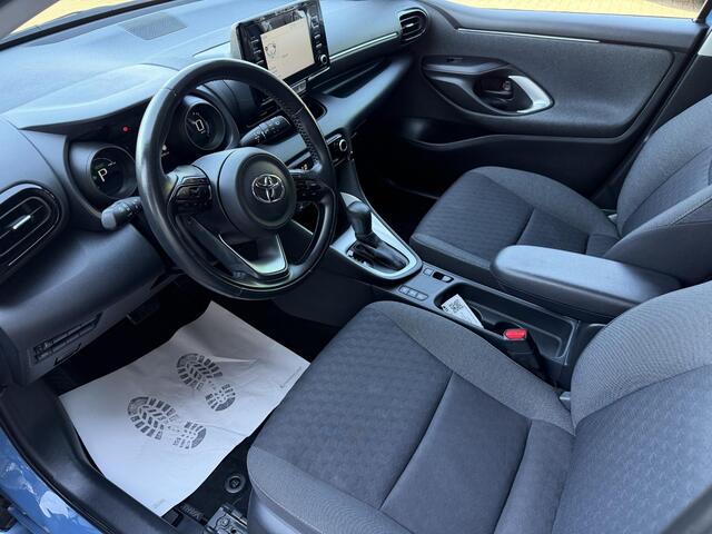 Toyota YARIS 1.5 Hybrid Executive STOELVERWARMING | ACHTERUITRIJCAMERA | APPLE CARPLAY | AC/ECC / AUTOMATISCHE KLIMAATREGELING | CRUISECONTROL | PARKEERSENSOREN | LED-VERLICHTING | LANE ASSIST / RIJSTROOKASSISTENT | GETINTE RAMEN | NAVIGATIE