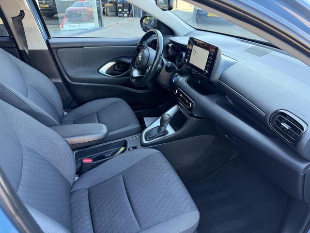 Toyota YARIS 1.5 Hybrid Executive STOELVERWARMING | ACHTERUITRIJCAMERA | APPLE CARPLAY | AC/ECC / AUTOMATISCHE KLIMAATREGELING | CRUISECONTROL | PARKEERSENSOREN | LED-VERLICHTING | LANE ASSIST / RIJSTROOKASSISTENT | GETINTE RAMEN | NAVIGATIE