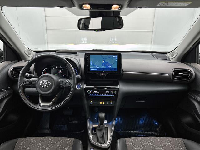 Toyota YARIS Cross 1.5 Hybrid Executive + | Full Option | Panoramadak | JBL | Head-Up Display | Dodehoek detectie | Stoel+Stuurverwarming | Full LED Matrix | Elektrische achterklep | Navigatie | Apple CarPlay/Android Auto |