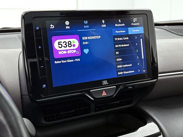 Toyota YARIS Cross 1.5 Hybrid Executive + | Full Option | Panoramadak | JBL | Head-Up Display | Dodehoek detectie | Stoel+Stuurverwarming | Full LED Matrix | Elektrische achterklep | Navigatie | Apple CarPlay/Android Auto |