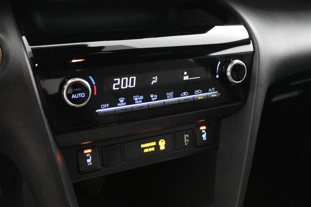 Toyota YARIS Cross 1.5 Hybrid Dynamic | Apple Carplay & Andriod Auto | Stoelverwarming & stuurverwarming | Privacy Glas | Keyless Entry |