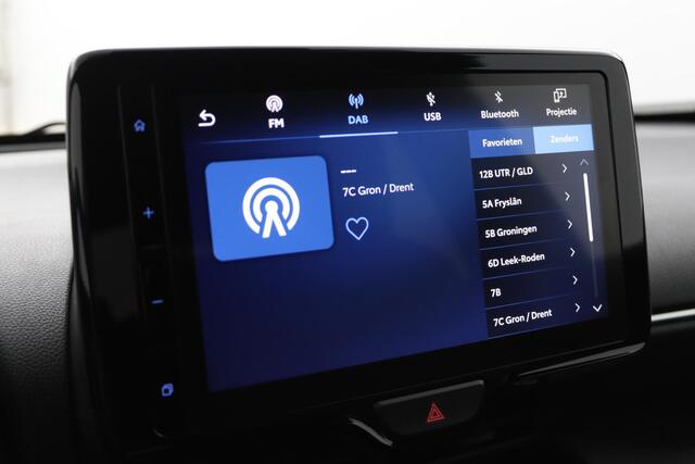 Toyota YARIS Cross 1.5 Hybrid Dynamic | Apple Carplay & Andriod Auto | Stoelverwarming & stuurverwarming | Privacy Glas | Keyless Entry |