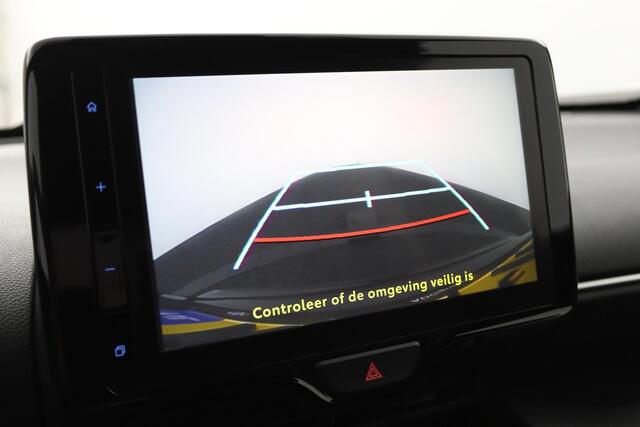 Toyota YARIS Cross 1.5 Hybrid Dynamic | Apple Carplay & Andriod Auto | Stoelverwarming & stuurverwarming | Privacy Glas | Keyless Entry |