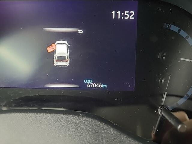 Toyota YARIS Cross 1.5 Hybrid Executive H-LEER | HUD | TREKH. | ECC | ADAPT. CRUISE