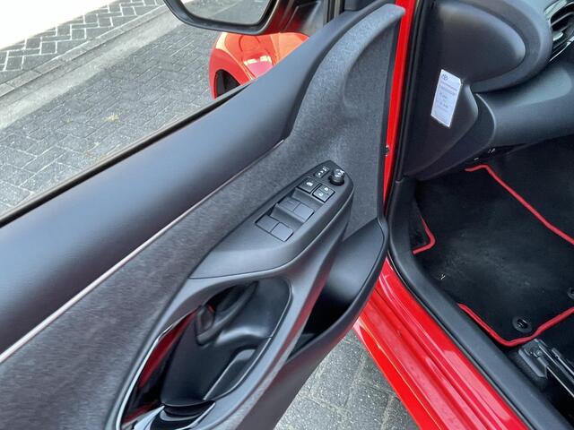 Toyota YARIS 1.5 Hybrid Launch Edition
