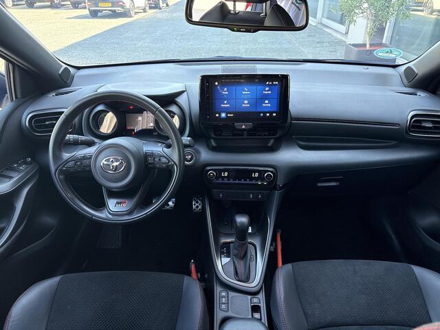 Toyota YARIS 1.5 Hybrid GR Sport **TREKHAAK/ DODEHOEK DETECTIE/ STOELVERWARMING**