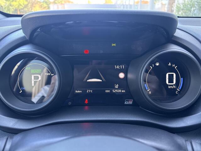 Toyota YARIS 1.5 Hybrid GR Sport **TREKHAAK/ DODEHOEK DETECTIE/ STOELVERWARMING**