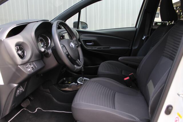 Toyota YARIS 1.5 Hyb. Bi-Tone / Afneembare Trekhaak / Navigatie