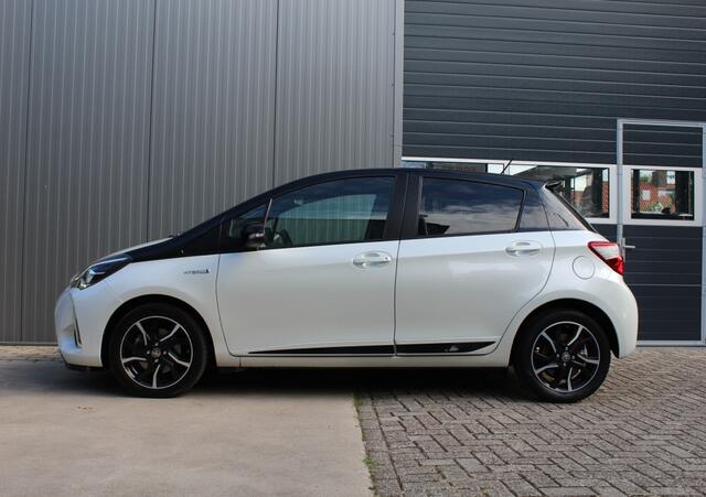 Toyota YARIS 1.5 Hyb. Bi-Tone / Afneembare Trekhaak / Navigatie