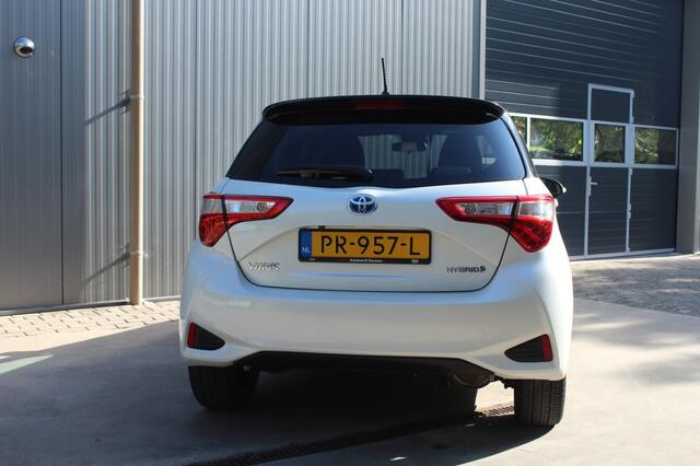 Toyota YARIS 1.5 Hyb. Bi-Tone / Afneembare Trekhaak / Navigatie