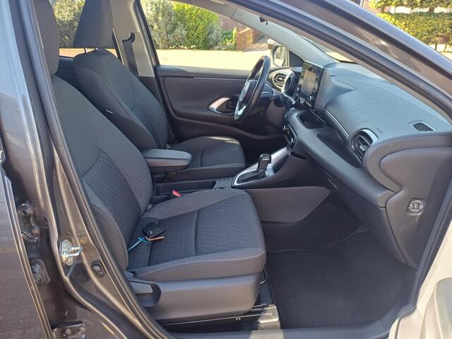 Toyota YARIS 1.5 Hyb. First Ed.