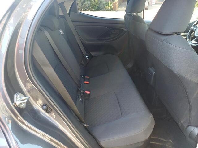 Toyota YARIS 1.5 Hyb. First Ed.