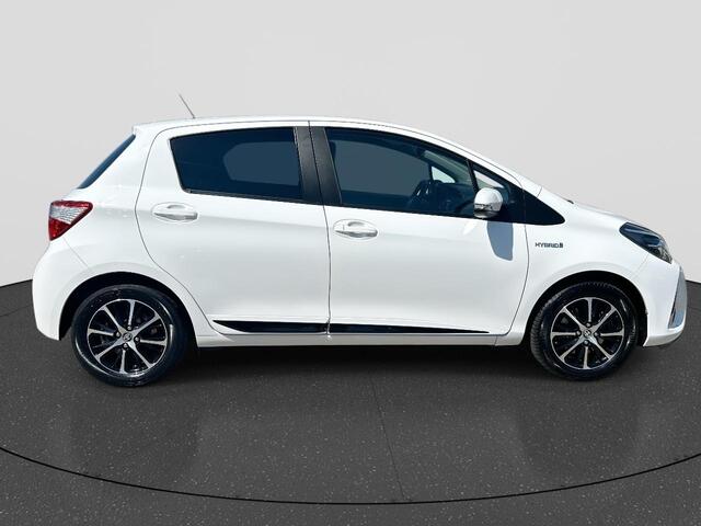 Toyota YARIS 1.5 Hybrid Dynamic RIJKLAAR | Climate Control | Cruise Control | Camera | All-Seasonbanden | Trekhaak