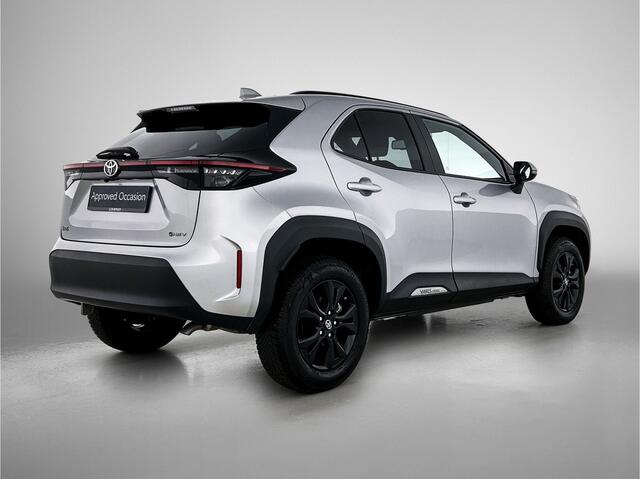 Toyota YARIS Cross 1.5 Hybrid 115 First Edition + | BTW voertuig | Stoel+stuurverwarming | Draadloze telefoonlader | Navigatie | Apple CarPlay/Android Auto | Climate Control | Cruise Control Adaptive | Achteruitrijcamera |