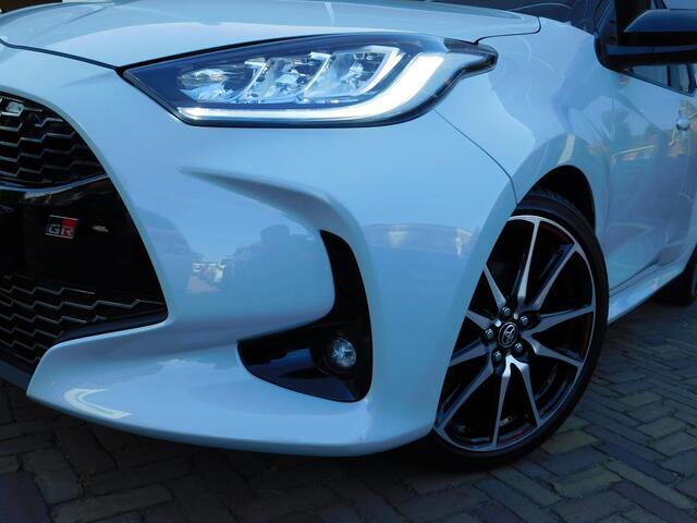 Toyota YARIS 1.5 Hybrid GR Sport | JBL | Trekhaak