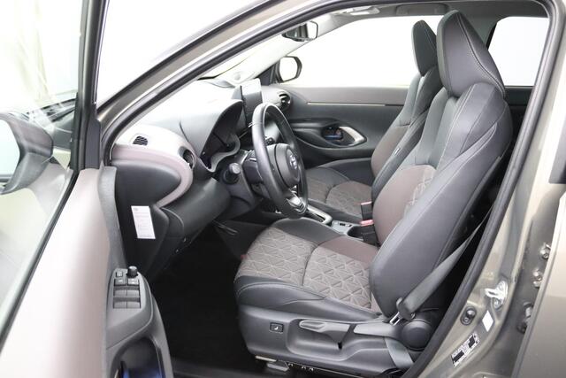 Toyota YARIS Cross 1.5 Hybrid Executive | Trekhaak | JBL Audio | Head Up Display | Stoelverwarming | Origineel NL |