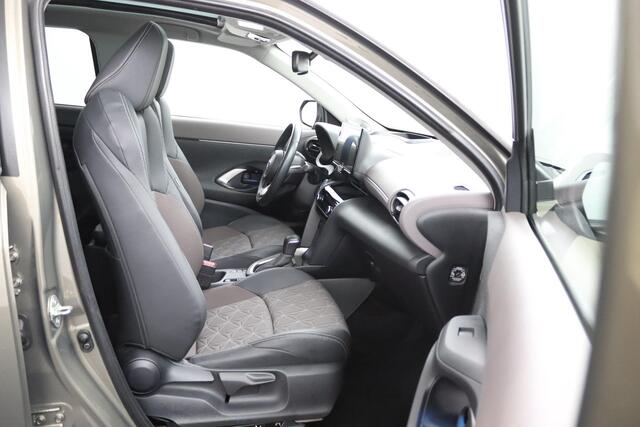 Toyota YARIS Cross 1.5 Hybrid Executive | Trekhaak | JBL Audio | Head Up Display | Stoelverwarming | Origineel NL |