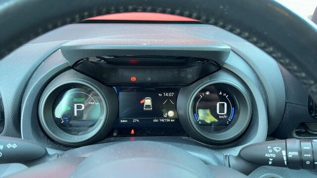 Toyota YARIS 1.5 Hybrid Business Plus TREKHAAK / FULL LED / KEYLESS / CAMERA / CARPLAY / NAVI / CLIMA / PDC / BLUETOOTH / ACC / NL-AUTO