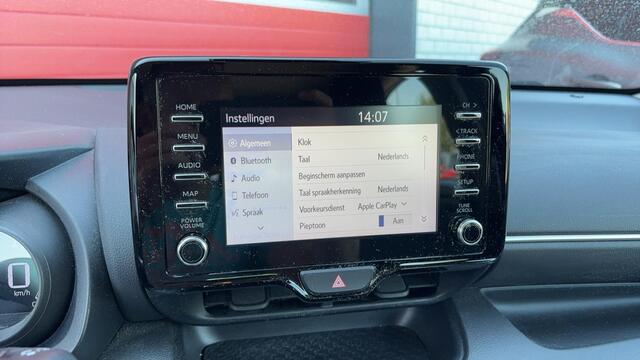 Toyota YARIS 1.5 Hybrid Business Plus TREKHAAK / FULL LED / KEYLESS / CAMERA / CARPLAY / NAVI / CLIMA / PDC / BLUETOOTH / ACC / NL-AUTO