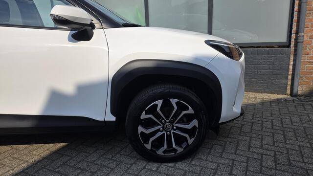Toyota YARIS Cross 1.5 Hybrid Dynamic 116pk Navi, Camera, Privacy Glass, 17"