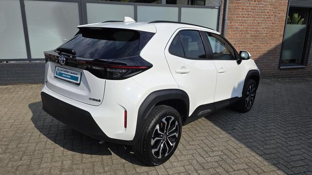 Toyota YARIS Cross 1.5 Hybrid Dynamic 116pk Navi, Camera, Privacy Glass, 17"
