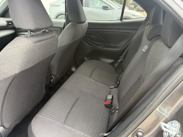 Toyota YARIS Cross 1.5 Hybrid 115 Dynamic Limited Parkeersensoren Stoelverwarming