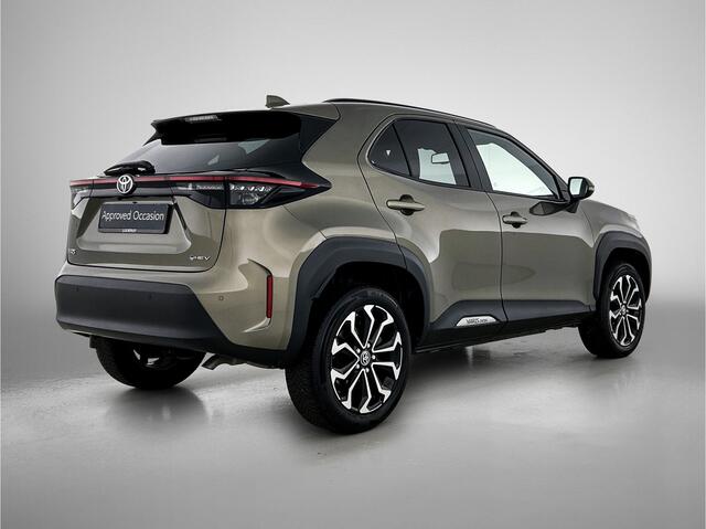 Toyota YARIS Cross 1.5 Hybrid 115 First Edition + | BTW Voertuig | Parkeersensoren voor+achter | Stoel+stuurverwarming | Climate Control | Cruise Control Adaptive | Navigatie | Apple CarPlay/Android Auto |