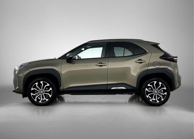 Toyota YARIS Cross 1.5 Hybrid 115 First Edition + | BTW Voertuig | Parkeersensoren voor+achter | Stoel+stuurverwarming | Climate Control | Cruise Control Adaptive | Navigatie | Apple CarPlay/Android Auto |