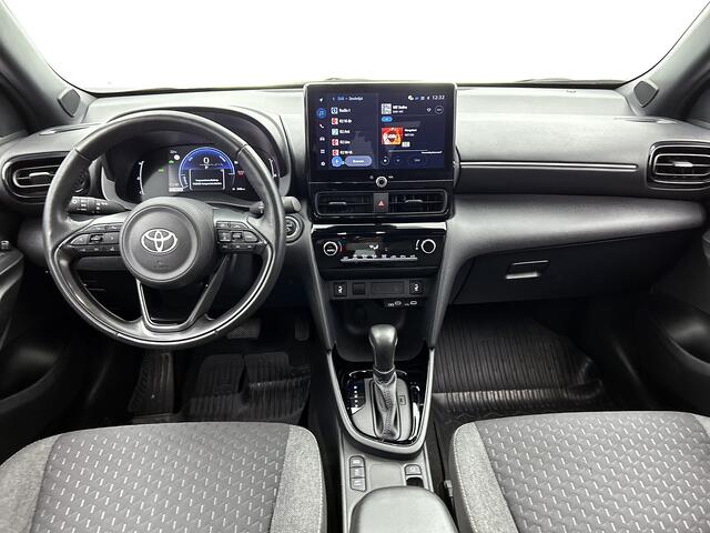 Toyota YARIS Cross 1.5 Hybrid 115 First Edition + | BTW Voertuig | Parkeersensoren voor+achter | Stoel+stuurverwarming | Climate Control | Cruise Control Adaptive | Navigatie | Apple CarPlay/Android Auto |