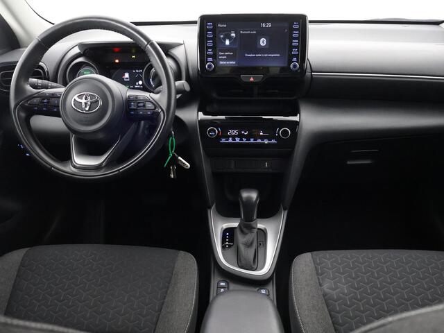 Toyota YARIS CROSS 1.5 HYBRIDE BLACK & WHITE AUTOMAAT GARANTIE 3-2034 LM VELGEN. CARPLAY NAVI.ADAPTIEVE CRUISE CONTROLL