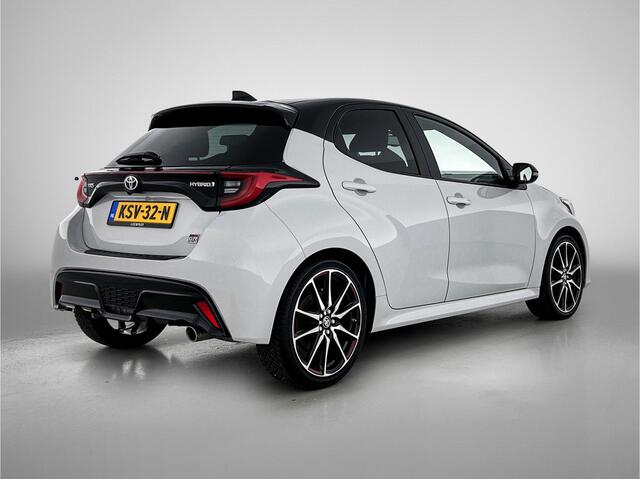 Toyota YARIS 1.5 Hybrid GR Sport Limited | JBL | Stoelverwarming | Dodehoek detectie | Draadloze telefoonlader | Navigatie | Apple CarPlay/Android Auto | Cruise Control Adaptive | Climate Control |