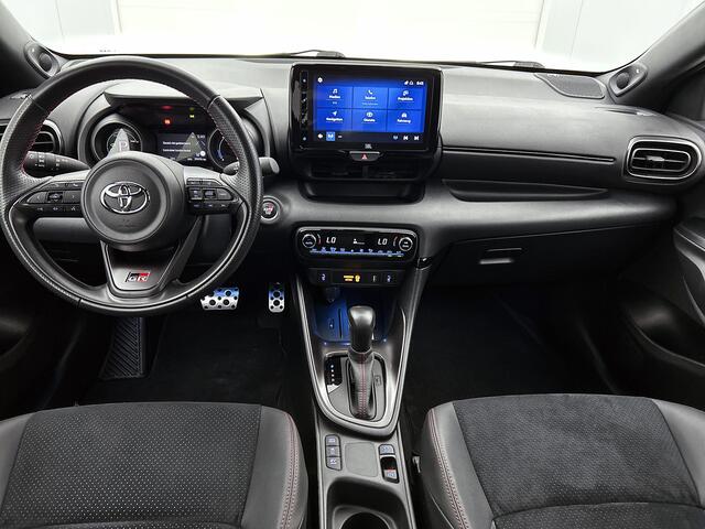 Toyota YARIS 1.5 Hybrid GR Sport Limited | JBL | Stoelverwarming | Dodehoek detectie | Draadloze telefoonlader | Navigatie | Apple CarPlay/Android Auto | Cruise Control Adaptive | Climate Control |