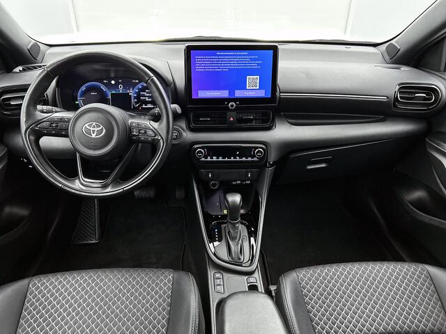 Toyota YARIS 1.5 Hybrid 130 Executive | BTW voertuig | Dealer onderhouden | Dodehoek detectie | Stoel+stuurverwarming | Parkeersensoren voor+achter | Draadloze telefoonlader | Navigatie | Apple CarPlay/Android Auto |