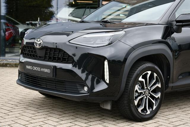 Toyota YARIS Cross 1.5 Hybrid 115 Dynamic Limited Automaat 116pk | Stuur verwarmd | Keyless entry | Verwarmbare voorruit |