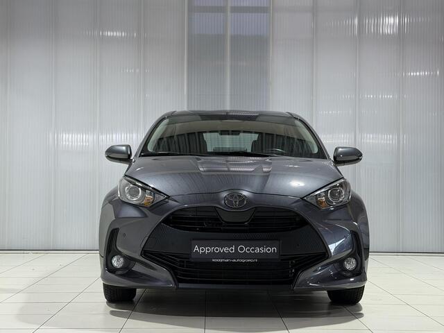 Toyota YARIS 1.5 Hybrid 115 Business Stoel/stuurwielverwarming , Parkeersensoren voor en achter , Camera , All Season banden met lm velgen , BTW auto
