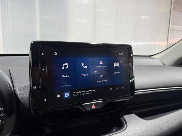 Toyota YARIS 1.5 Hybrid 115 Business Stoel/stuurwielverwarming , Parkeersensoren voor en achter , Camera , All Season banden met lm velgen , BTW auto