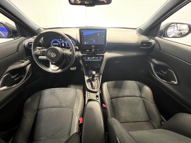 Toyota YARIS Cross 1.5 Hybrid 130 GR SPORT | Android Auto/Apple Carplay | LM Velgen 18" | Voorstoelen Verwarmd | Cruise Control Adaptief | PDC Voor en Achter | Airco |
