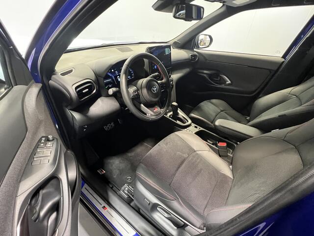 Toyota YARIS Cross 1.5 Hybrid 130 GR SPORT | Android Auto/Apple Carplay | LM Velgen 18" | Voorstoelen Verwarmd | Cruise Control Adaptief | PDC Voor en Achter | Airco |