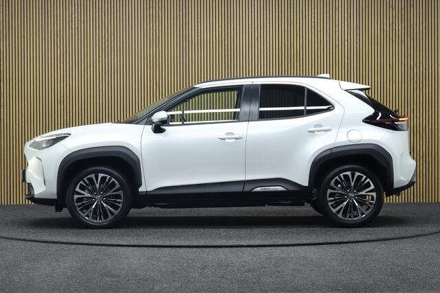 Toyota YARIS Cross 1.5 Hybrid Executive | JBL Audio | Panoramadak | Adaptive-cruise | Camera | Clima | Stoel & Stuurverwarming | Parkeersensoren V+A | Apple Carplay | Elek. Achterklep | Navigatie | Keyless | Dodehoekdetectie