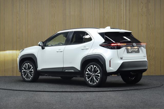 Toyota YARIS Cross 1.5 Hybrid Executive | JBL Audio | Panoramadak | Adaptive-cruise | Camera | Clima | Stoel & Stuurverwarming | Parkeersensoren V+A | Apple Carplay | Elek. Achterklep | Navigatie | Keyless | Dodehoekdetectie