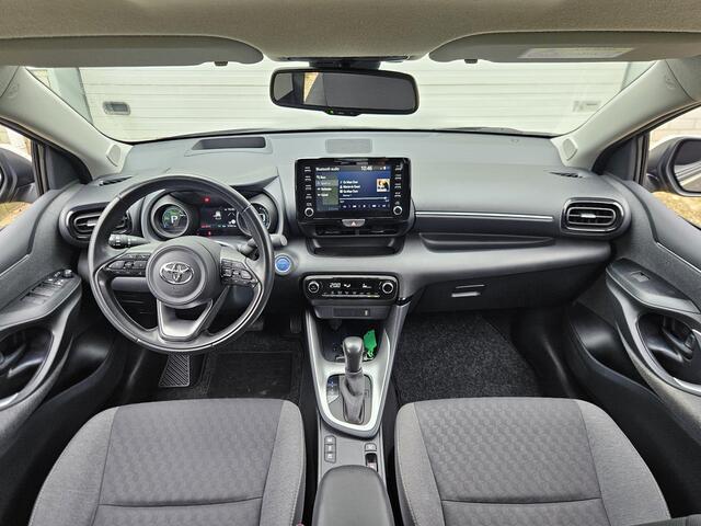 Toyota YARIS 1.5 Hybrid Dynamic / Head-Up Display / Adaptief Cruise Control / Apple Carplay & Android Auto / Achteruitrijcamera / Navigatie / Climate Control / Dode Hoek Detectie /