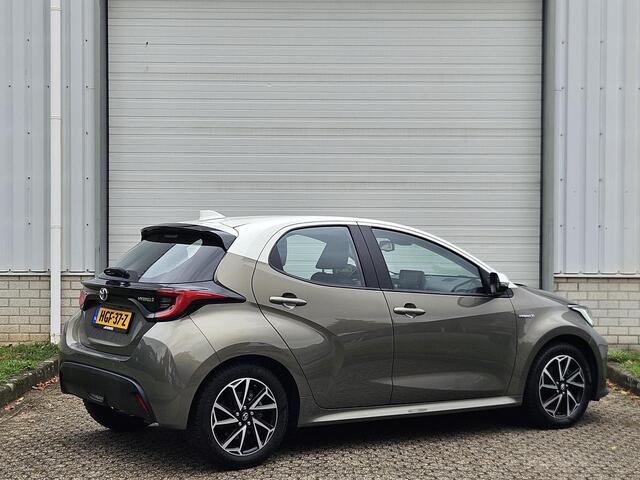 Toyota YARIS 1.5 Hybrid Dynamic / Head-Up Display / Adaptief Cruise Control / Apple Carplay & Android Auto / Achteruitrijcamera / Navigatie / Climate Control / Dode Hoek Detectie /