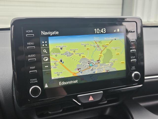 Toyota YARIS 1.5 Hybrid Dynamic / Head-Up Display / Adaptief Cruise Control / Apple Carplay & Android Auto / Achteruitrijcamera / Navigatie / Climate Control / Dode Hoek Detectie /