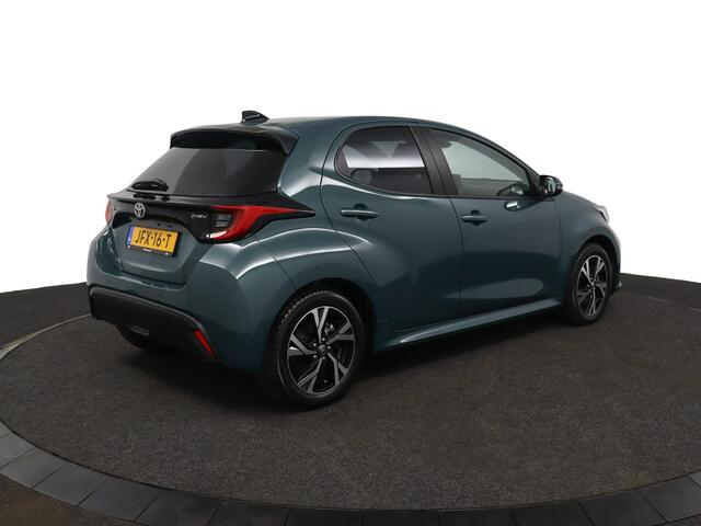 Toyota YARIS 1.5 Hybrid 115 Dynamic | Comfort Pack | Stoel- en Stuurverwarming | Parkeersensoren | Dodehoekdetectie |