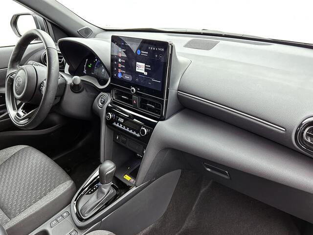 Toyota YARIS Cross 1.5 Hybrid 115 First Edition + | BTW | Stoel+stuurverwarming | Draadloze telefoonlader | Navigatie | Apple CarPlay/Android auto | Cruise Control Adaptive |