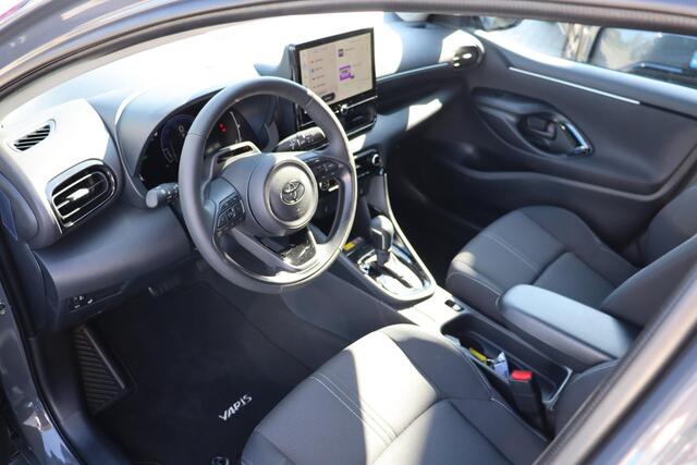 Toyota YARIS 1.5 Hybrid 115 Dynamic, Comfort Pack, € 1000 Demo Voordeel! BSM, Apple Carplay / Android Auto.