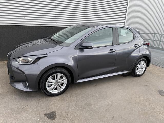 Toyota YARIS 1.5 Hybrid 115 Business Parkeersensoren rondom, Stoelverwarming, Achteruitrij camera, Adaptieve cruise control, Apple CarPlay/Android Auto