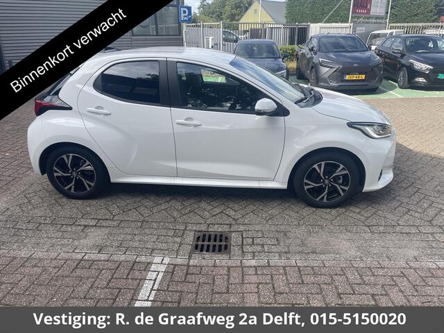 Toyota YARIS 1.5 Hybrid 115 Dynamic | Stuur & Stoel Verwarming | Parkeersensoren | Adaptieve Cruise Control | BSM