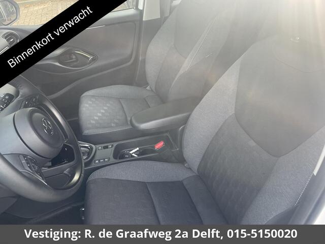 Toyota YARIS 1.5 Hybrid 115 Dynamic | Stuur & Stoel Verwarming | Parkeersensoren | Adaptieve Cruise Control | BSM